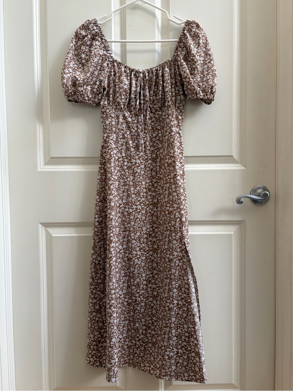 Brown Floral Puff-Sleeve Midi Dress